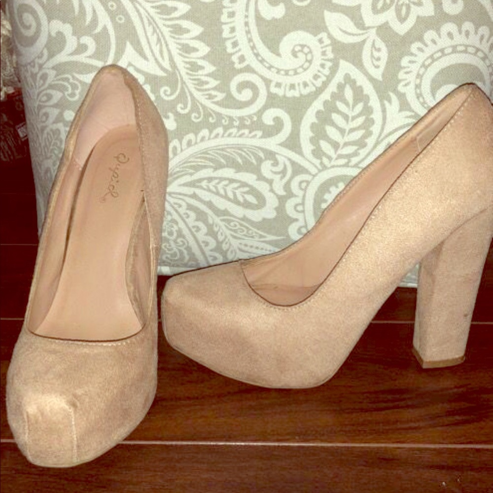 Suede pumps